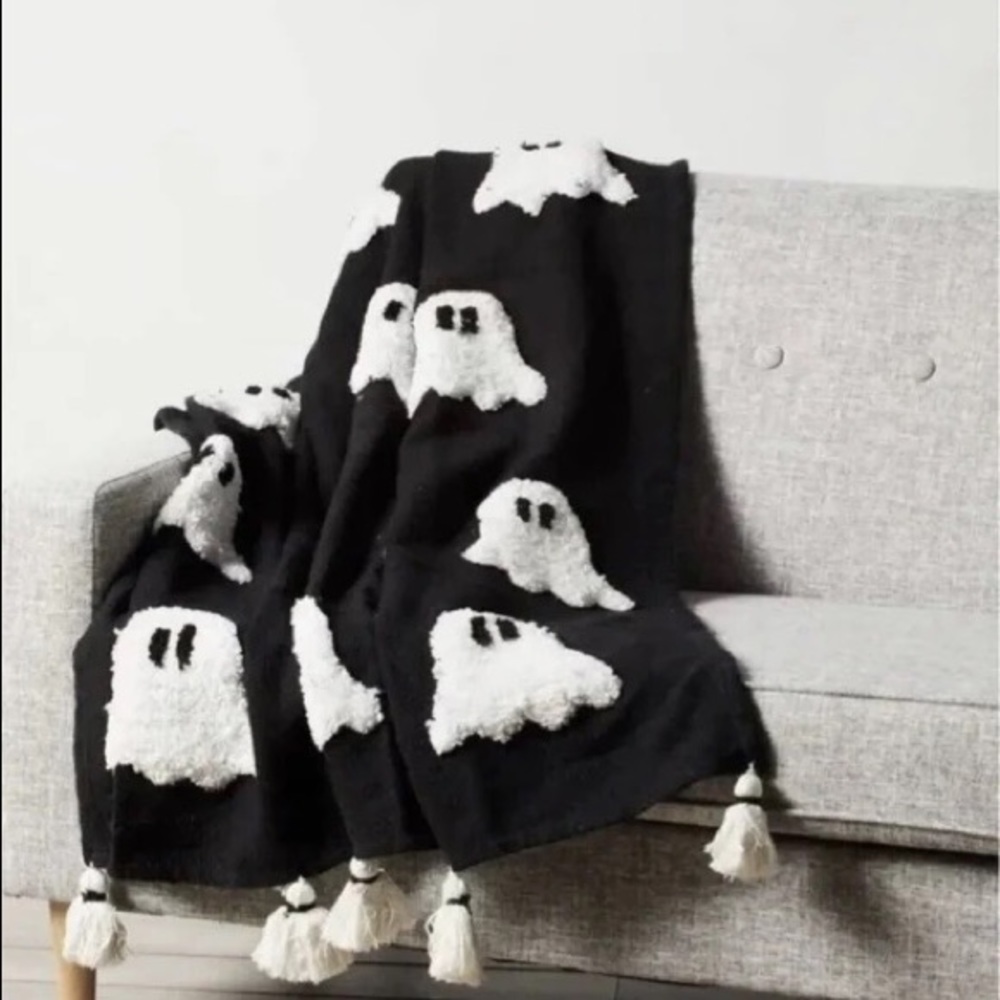 NWT Rachel Zoe ghost blanket in black